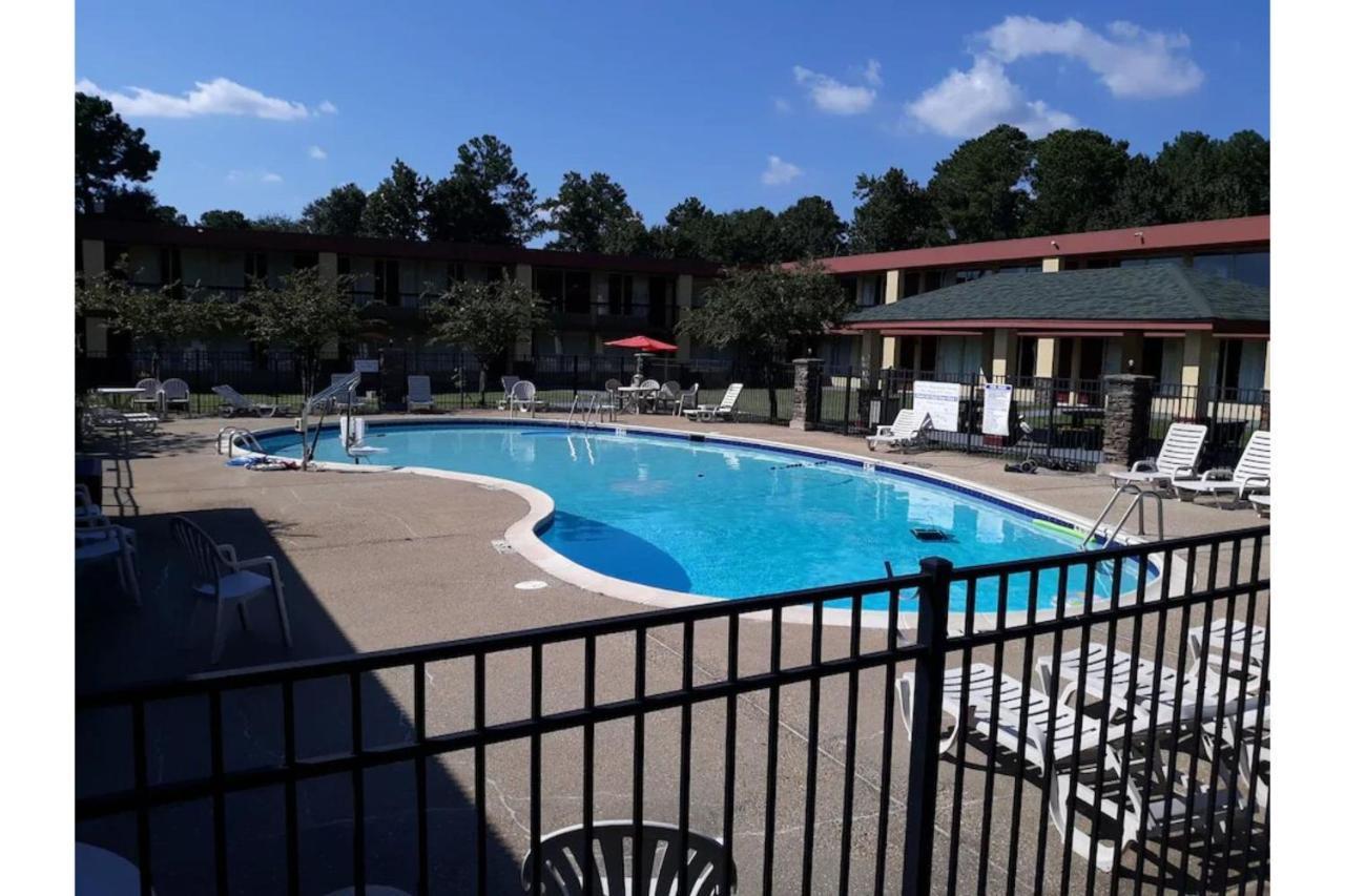 Oyo Hotel Phenix City Central Bagian luar foto