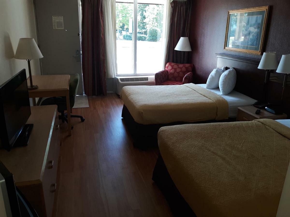 Oyo Hotel Phenix City Central Bagian luar foto