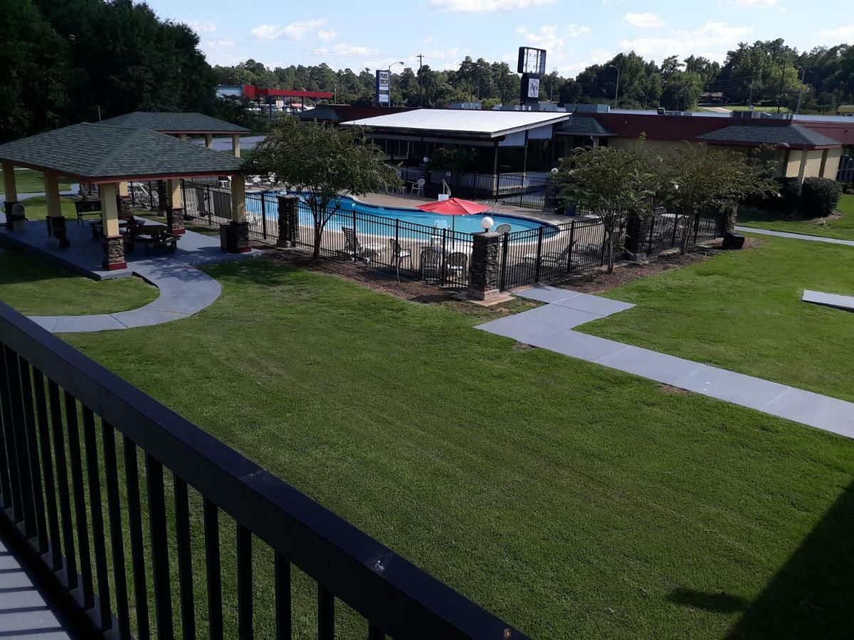 Oyo Hotel Phenix City Central Bagian luar foto